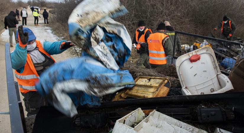 Felszámolás alatt az illegális hulladéklerakatok Fehérváron