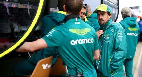 Alonsót kiakasztotta az Aston stratégiája