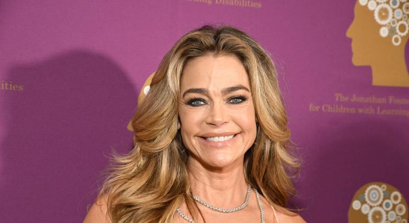 Válik Denise Richards, férje tartásdíjat is követel