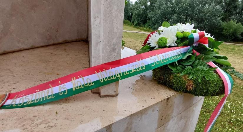 Vívó legendára emlékeztek a fehérvári Olimpiai Emlékműnél
