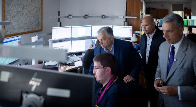 Orbán Viktor köszönetet mondott MÁV-Volán Csoport Haváriaközpontjában dolgozóknak (videó)