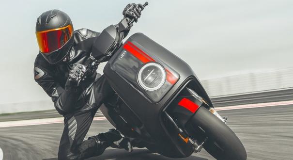 Új rekord a MotoGP-pályán… egy robogóval?