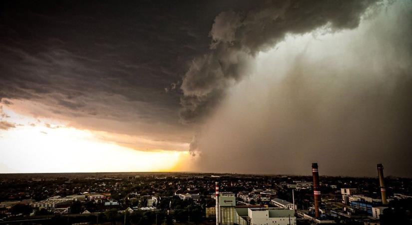 Lélegzetelállító és félelmetes – ilyen volt a szupercella Debrecen fölött (FOTÓK)