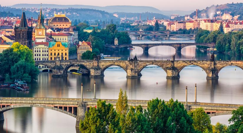 Koronavírus: Csehországban megindult a nyolcvan év felettiek regisztrációja az oltásra