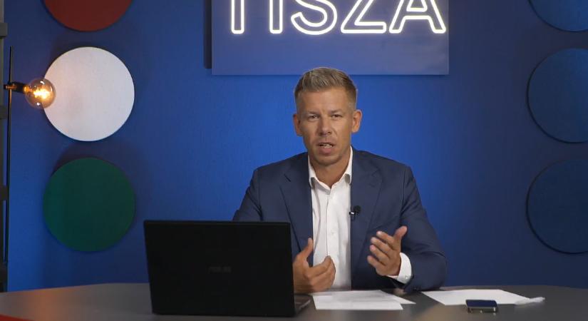 Orbán a netre költözött, Magyar a nyomdába siet