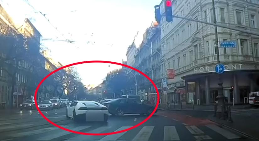 Átment a piroson, aztán a villamossíneken száguldozott egy Lamborghini Budapesten - videó