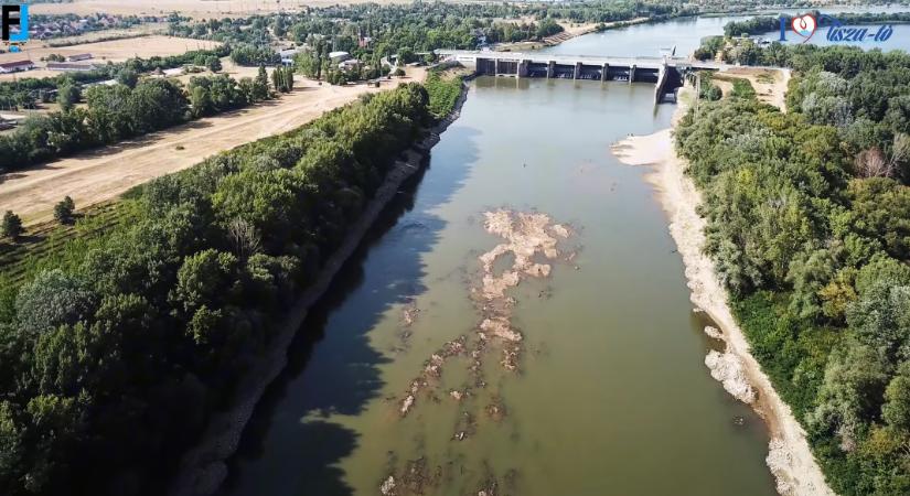 Stabil a Tisza-tó vízszintje, miközben rekordokat dönt az alacsony vízállás a Tiszán - VIDEÓ