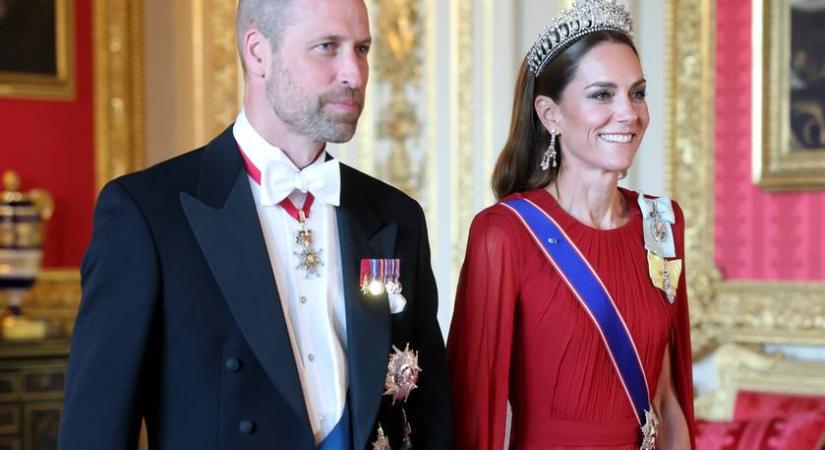 Katalin hercegné piros estélyiben tündökölt a windsori kastélyban: Kamilla királynét és Brigitte Macront is túlragyogta