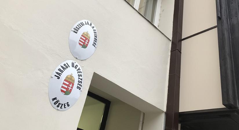 Parkoló autón "szambázott" Kőszegen egy férfi