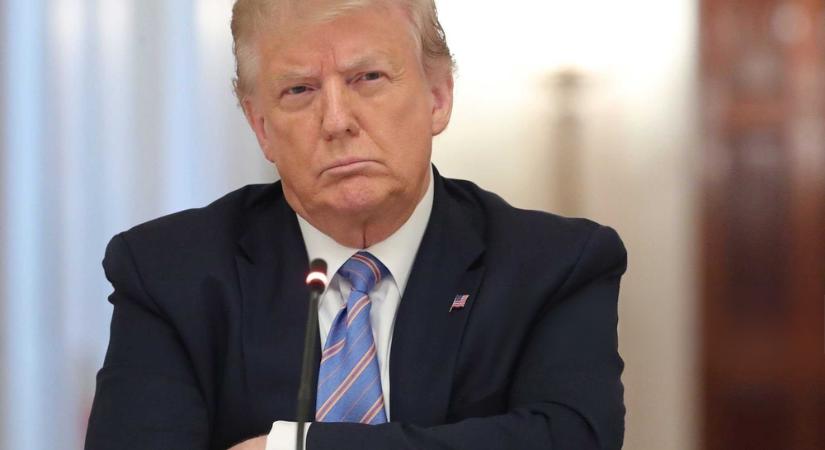 Erős üzenet érkezett Donald Trumptól egy kényes pillanatban