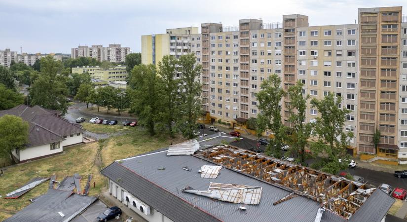 Letarolta az országot a vihar, ellepték az internetet a pusztításról készült videók