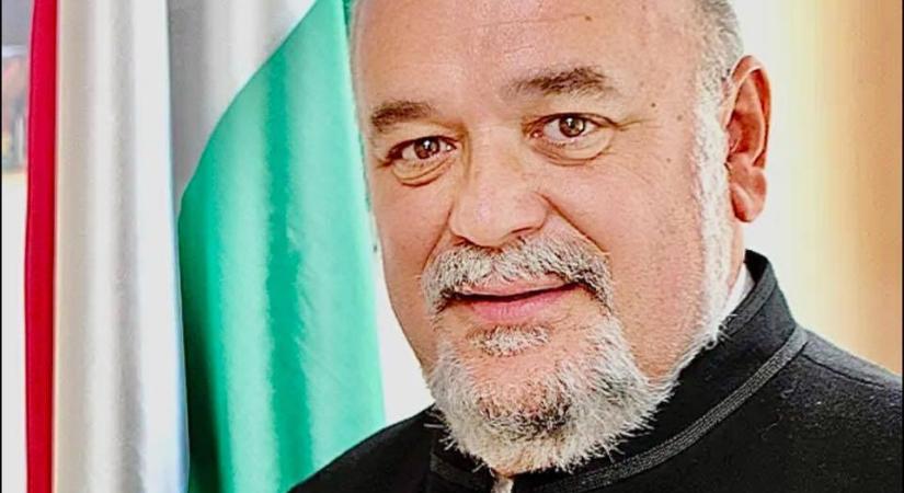 Az észt tiszteletbeli konzul szerint kormánykritikus posztjai miatt rúgta ki a külügy