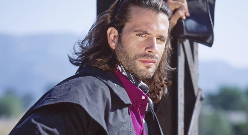 2 év után válik Lorenzo Lamas és fiatalabb felesége: ez már a 6. tönkrement házassága A fejvadász szívtiprójának