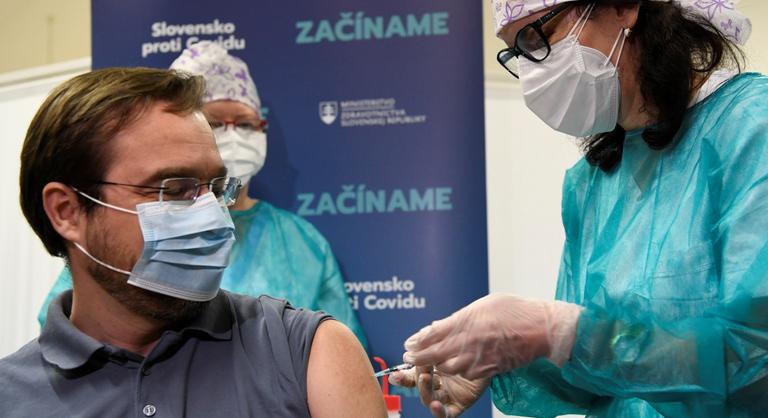Krajčí: Veszélyben forog az AstraZeneca gyártó vakcinájának engedélyeztetése