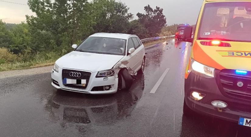 Tizenhat riasztás egy nap alatt – nem volt egyszerű napja a tűzoltóknak