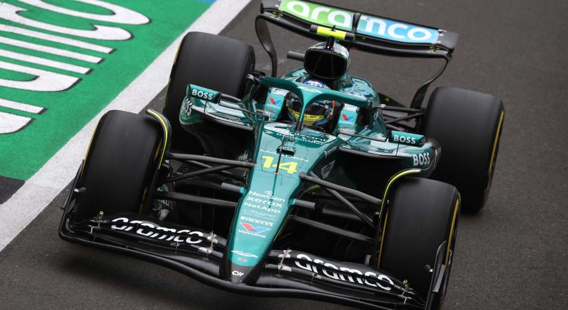 Stratégiai hiba? Alonso dühös az Aston Martin döntései miatt