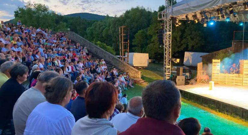 Meghosszabbított nyitvatartással és esti programokkal várják a látogatókat a szentendrei Skanzenben