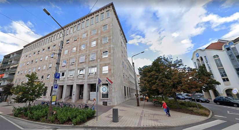 Újra lehet ügyeket intézni a debreceni kormányablakokban