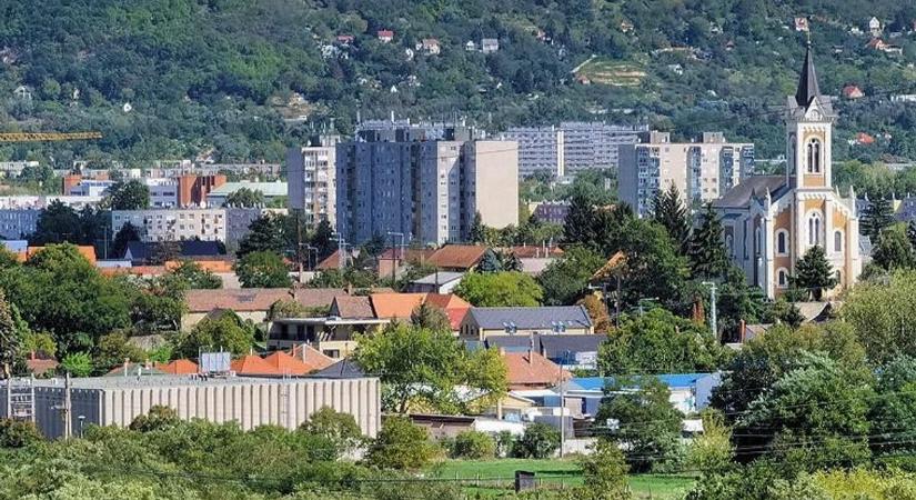 Többmilliárdos fejlesztések indulnak Tatabányán – piac, turbókörforgalom és közösségi programok is szerepelnek