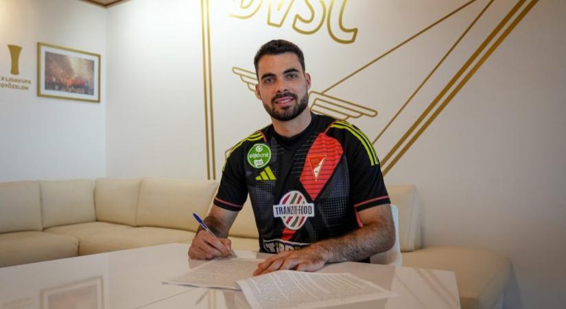„Egy nagy klubhoz jöttem” – az NB I-en belül váltott csapatot a Fradi kapusa