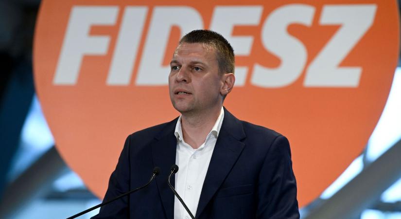 Menczer Tamás: Zelenszkij és Weber parancsot adtak a Tisza Pártnak