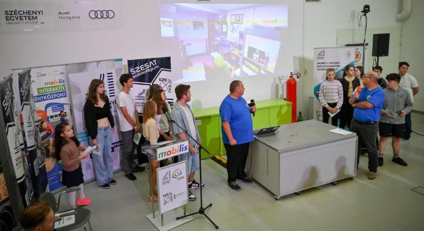 Így üzent Kapu Tibor a győri diákoknak az űrből - videó