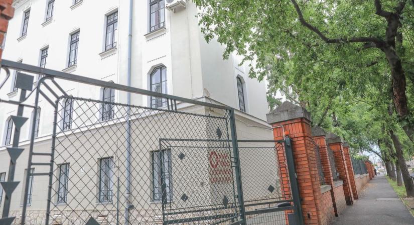 Gyűjtést szervez a Nagy Lajos Gimnázium a tragikus balesete után elhunyt fiú emlékére
