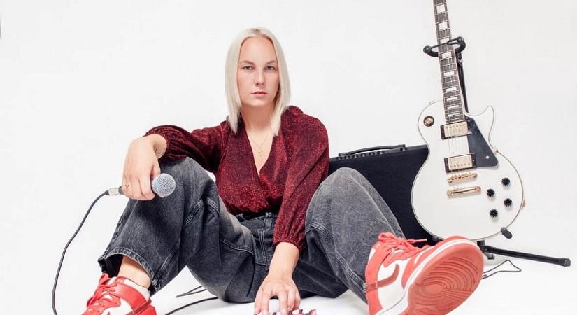 Így szól Koczkás Esztertől a Hajómalom Fesztivál idei himnusza – Nyári esték (SZÖVEG)