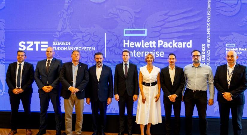 Az SZTE-n adták át a régió egyik legmodernebb MI-célú szuperszámítógép-rendszerét