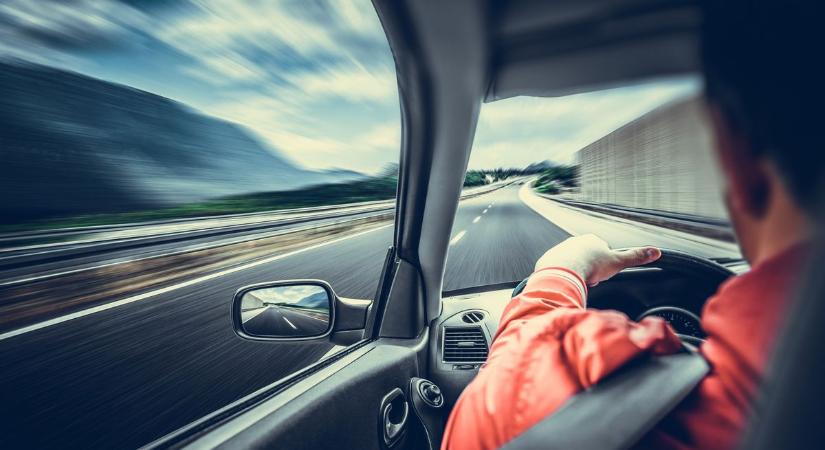 Ez fájni fog minden autósnak, kiderült, milyen benzinár jön a kutakra