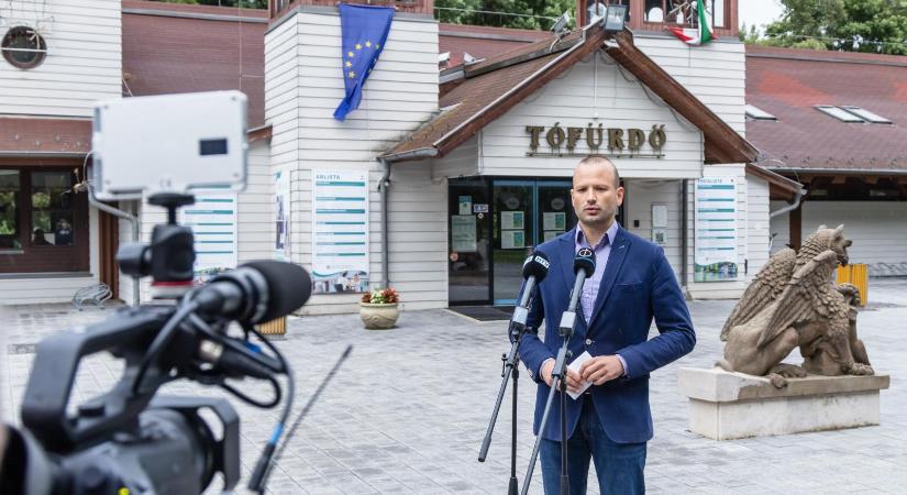 381 millió forintot kap ideiglenes tavi fürdőház felépítésére és fejlesztésre a Hévízi Tófürdő