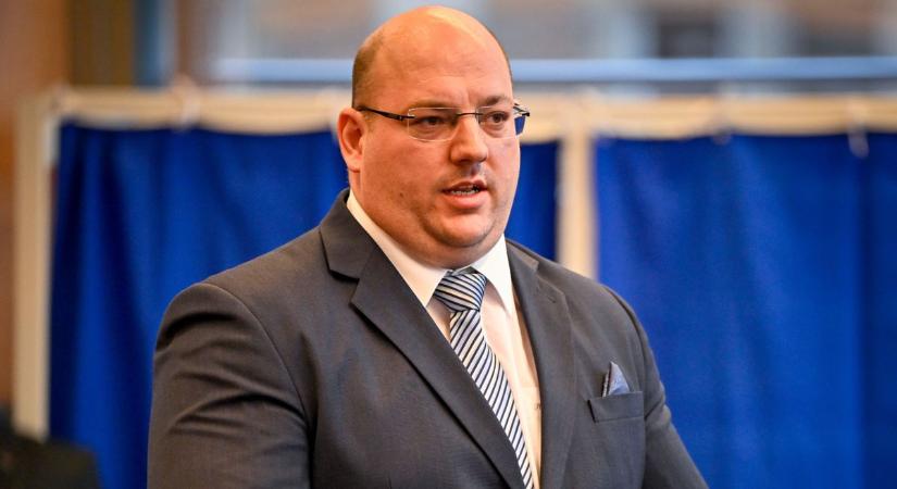 Csúcsokat döntött a szegedi súlyemelő