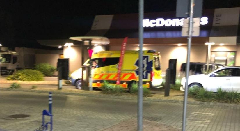 Durván beszóltak a mekiző mentősöknek, McKapta a magáét