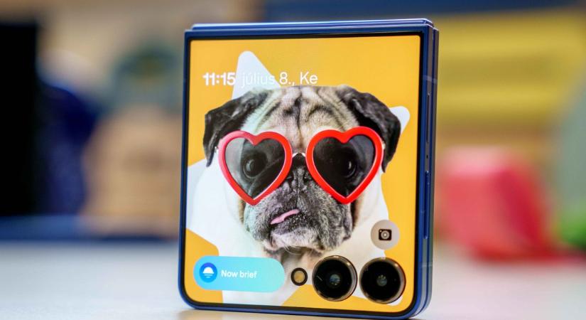 A Samsung kicsomagolta új hajlítható telefonjait és okosóráit – exkluzív fotók és videók