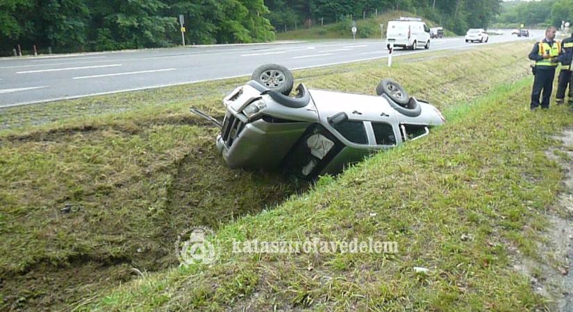 Újabb baleset történt Zalaegerszegen - Újabb autó hajtott az árokba