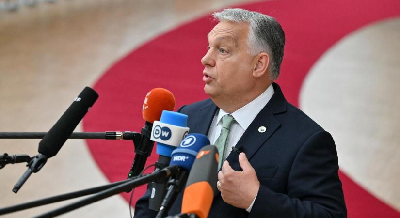 Több mint egy éve hatályban van az EU-s sajtószabadság-törvény, de az Orbán-kormány kibújik ez alól is