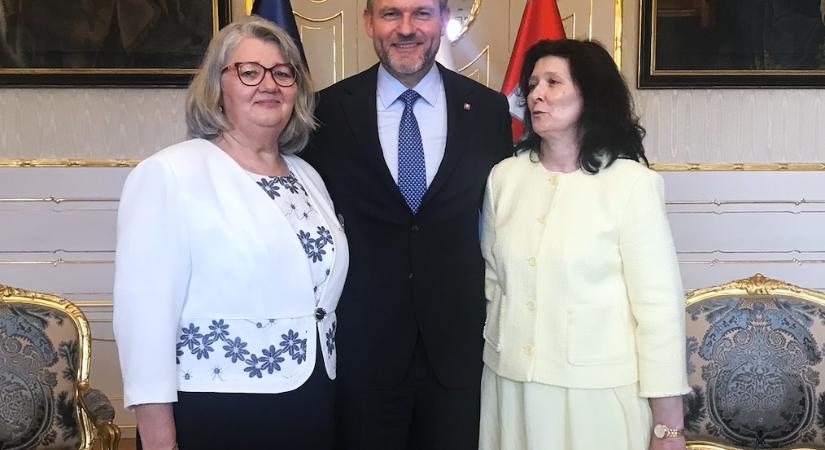 Koncz Eszter, a Fehér Szív kitüntetettje a Nagykürtösi járásból