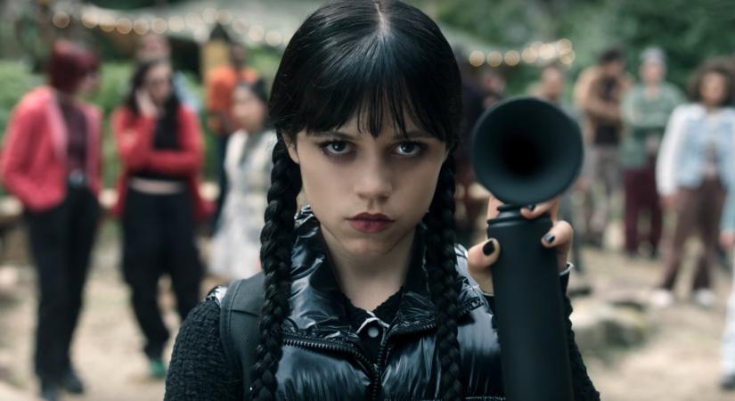 Új, magyar feliratos előzetes érkezett a Wednesday második évadához, benne szörnyekkel és morbid beszólásokkal Jenna Ortega hősnőjétől