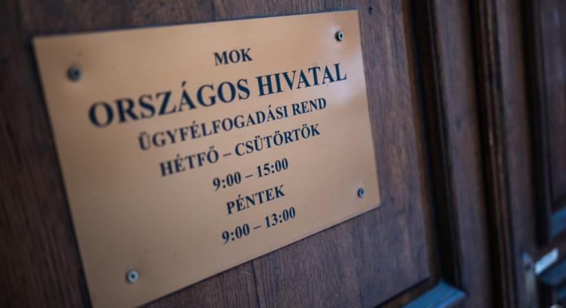 A kormány szerint havi 2 millió forint feletti az orvosok átlagbére, a MOK kiszámolta, valójában mennyi