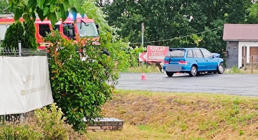 Frontális karambol Szolnok külterületén – forgalomkorlátozás a 4-es főút előtt