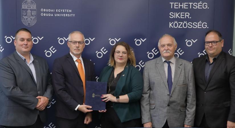 Új lendületet kap az ipar és a felsőoktatás kapcsolata Fehérváron: HARMAN-labor nyílik az Alba Regia Karon