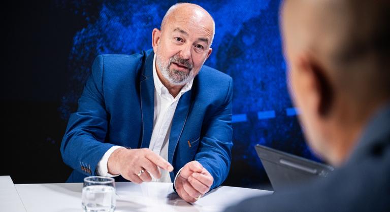 „Ha Putyinnak pénzügyi nehézségei lesznek, oligarchák fognak potyogni az ablakokból”