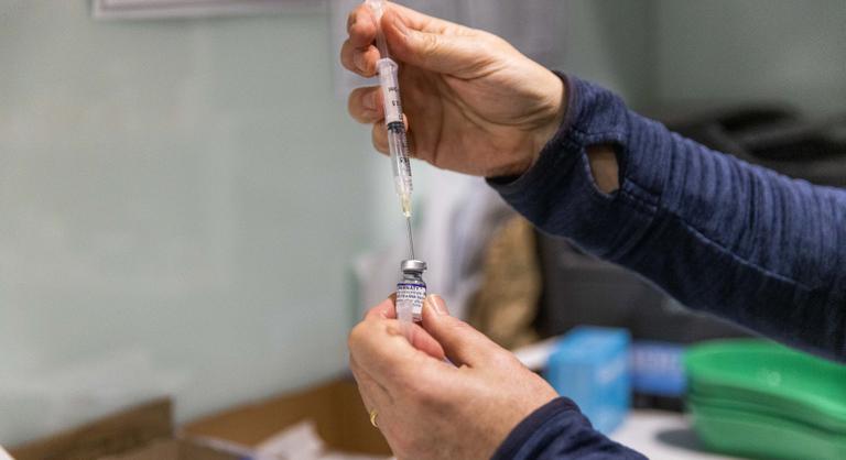 Beperelték az Egyesült Államokat a Covid-oltások miatt