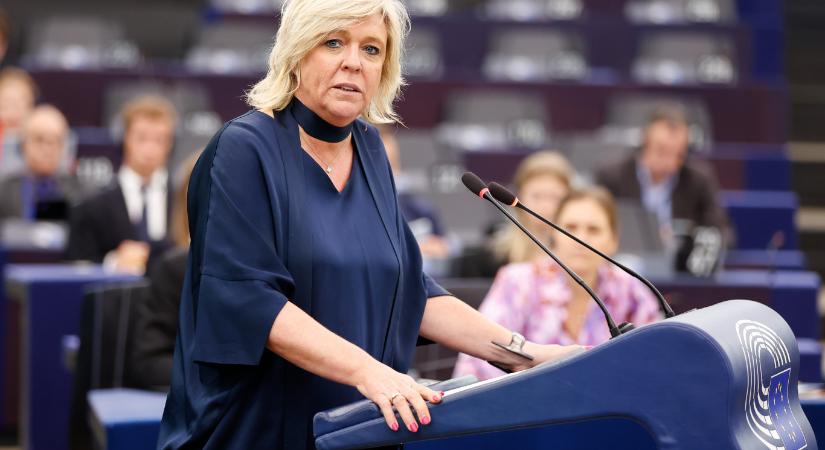 Belga képviselő az Európai Parlamentben: „Együtt mondtuk Orbánnak, menj a picsába”