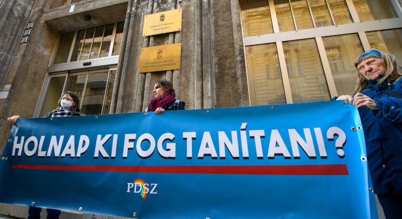 Minden második tanár 50 éves vagy idősebb, a pályakezdők száma továbbra is alacsony