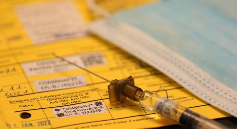 Letartóztattak egy diósjenői gyermekorvost, aki kenőpénzért cserébe nem adott be oltásokat
