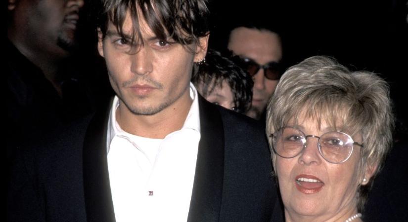 Johnny Depp hálás bántalmazó anyjának, mert megtanította arra, hogyan ne neveljen gyereket