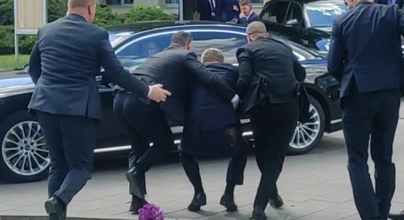 Kiderült milyen sérüléseket szenvedett Fico