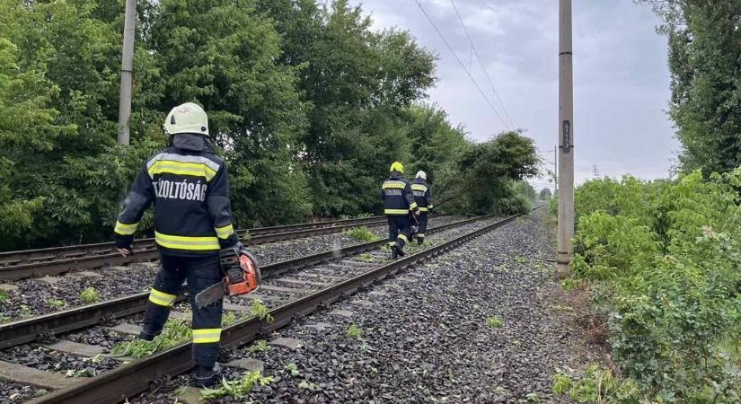 Kisvárdai MÁV-dolgozót ért villámcsapás a vihar utáni károk helyreállítása közben