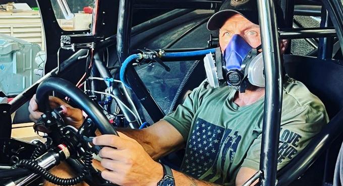 Súlyosan megsérült a Feláldozhatók sztárja és MMA-legenda Randy Couture